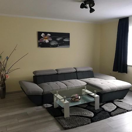 Gemutliche 3-Zimmer Wohnung Saal an der Donau Bagian luar foto