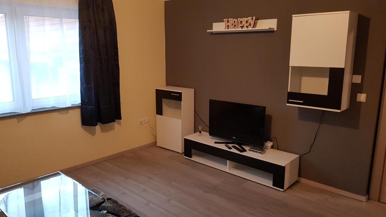 Gemutliche 3-Zimmer Wohnung Saal an der Donau Bagian luar foto