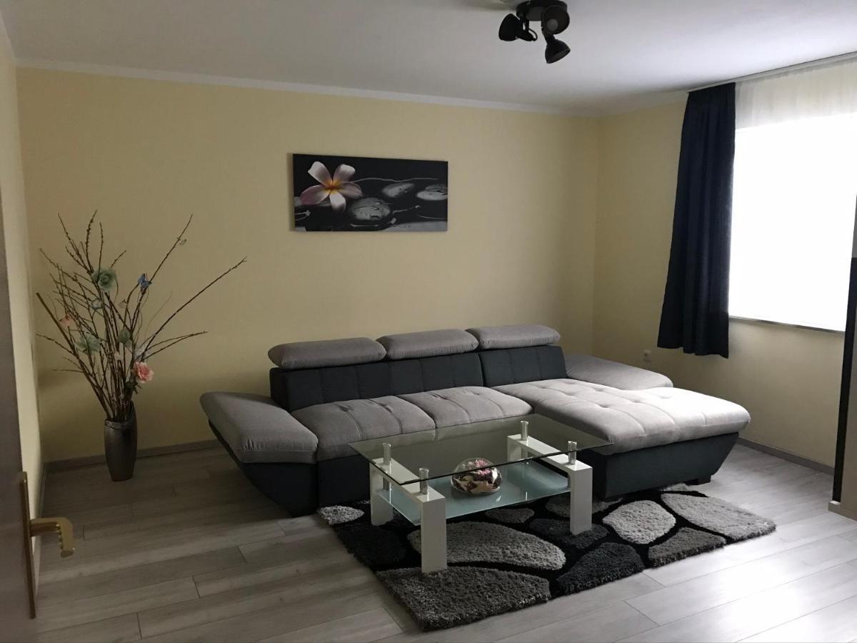 Gemutliche 3-Zimmer Wohnung Saal an der Donau Bagian luar foto